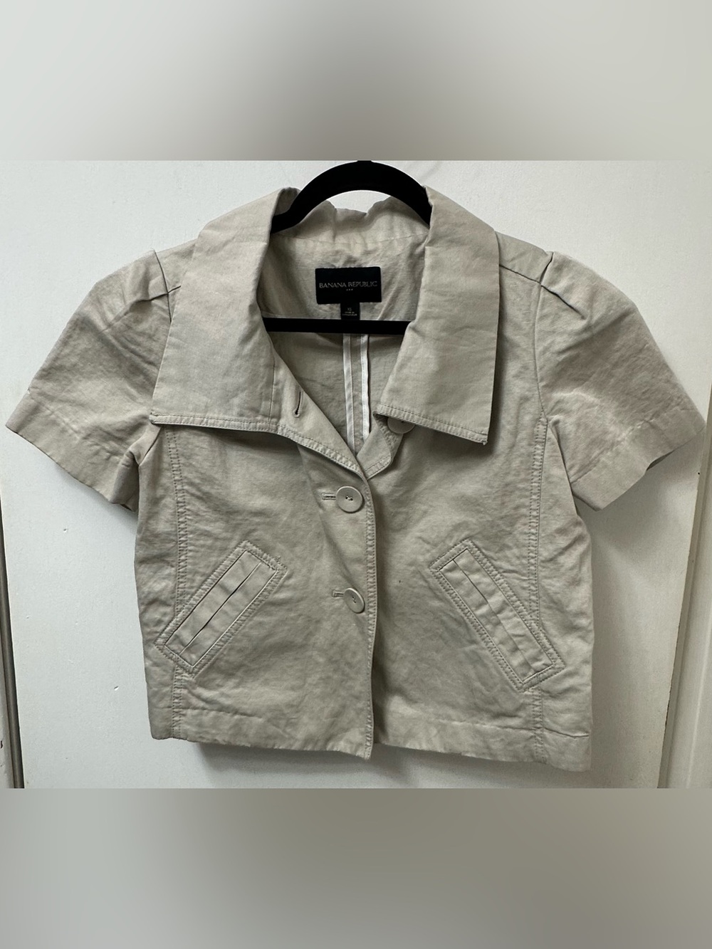 Vintage Banana Republic Short-Sleeve Cropped jacket in Light Taupe